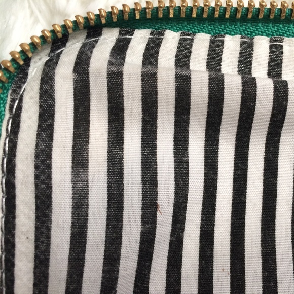 HP 8/13 LILY & IVY Crossbody Purse Kelly Green - Picture 8 of 8